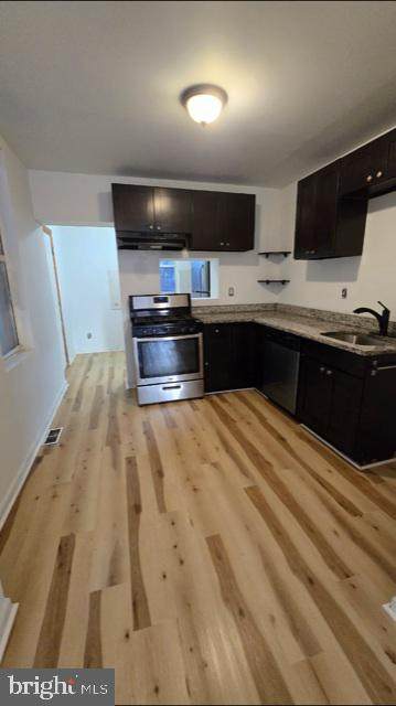 1835 Leithgow Street - Photo 1