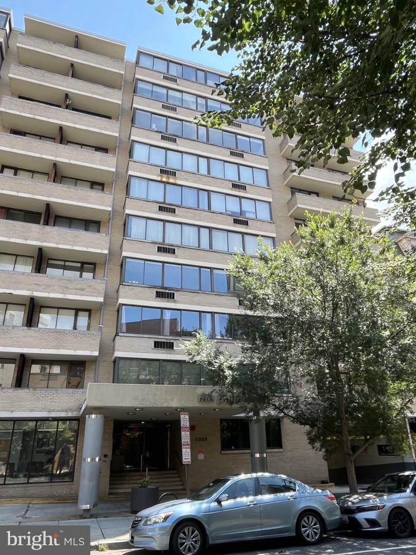 1325 18TH Street - Photo 1