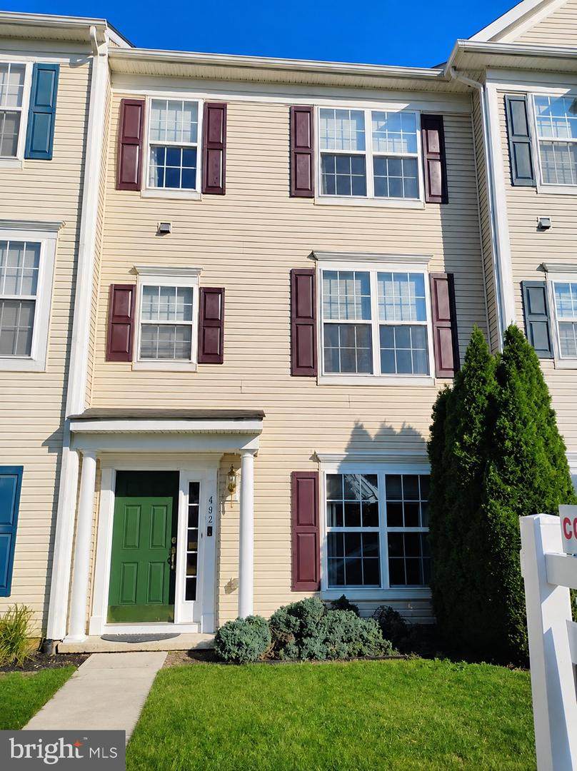 492 Carlisle Street - Photo 1