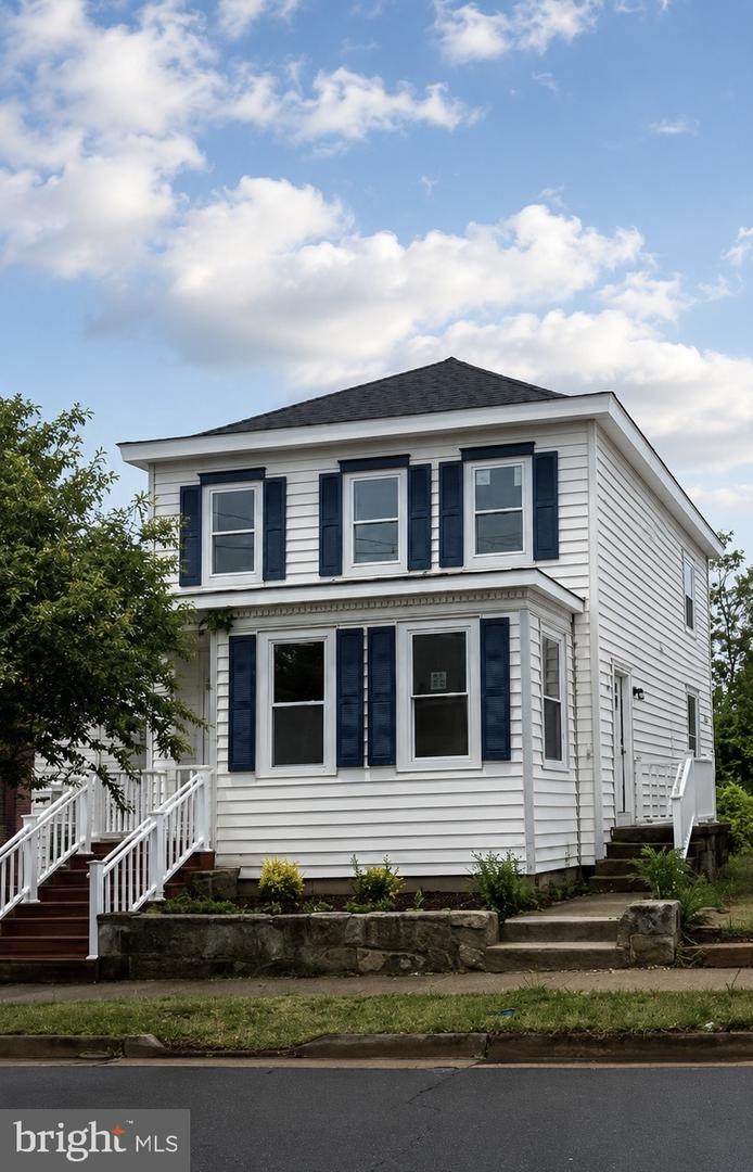 822 Lafayette Boulevard - Photo 1