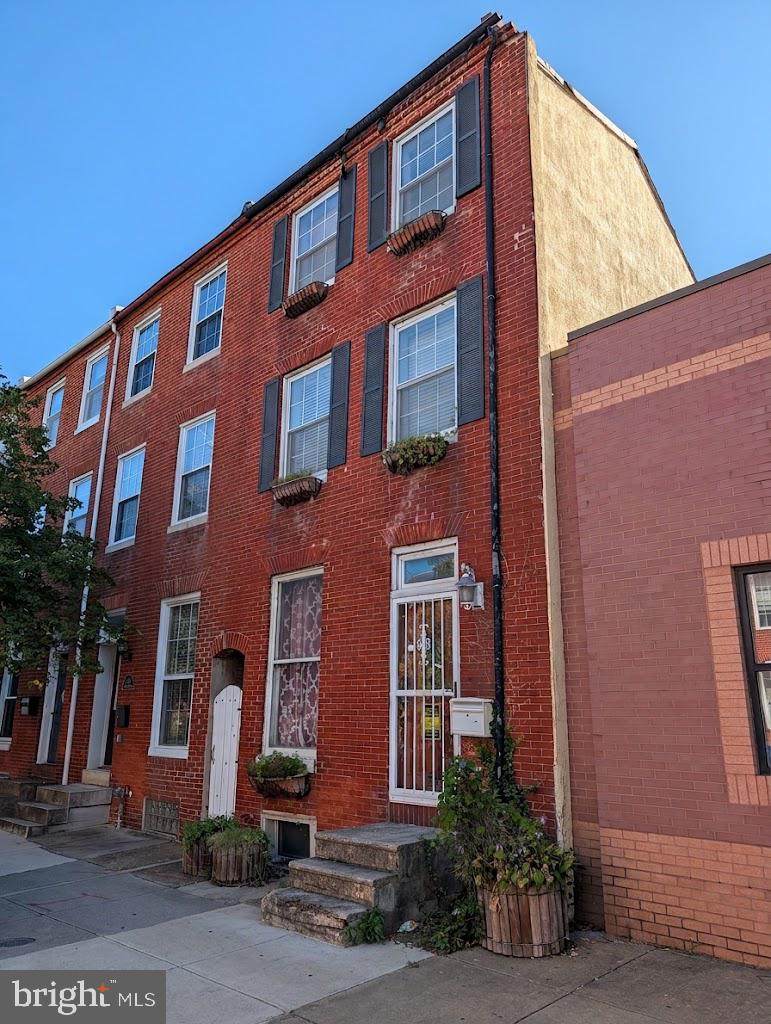 1135 Hanover Street - Photo 1