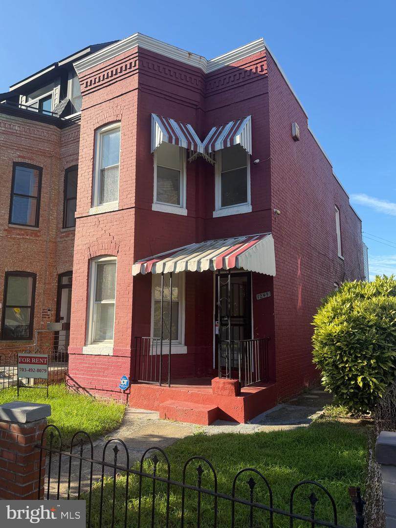 1249 Morse Street - Photo 1