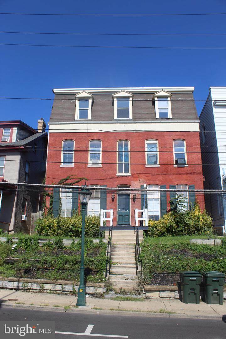 165 Summit Avenue - Photo 1