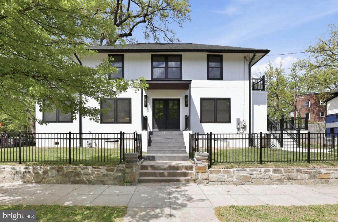 1355 Longfellow Street - Photo 1