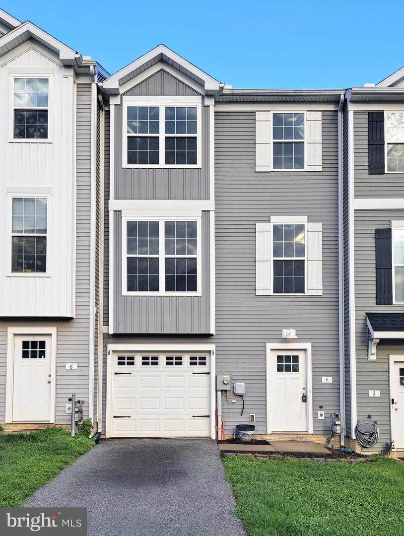 4 Pacer Drive - Photo 1