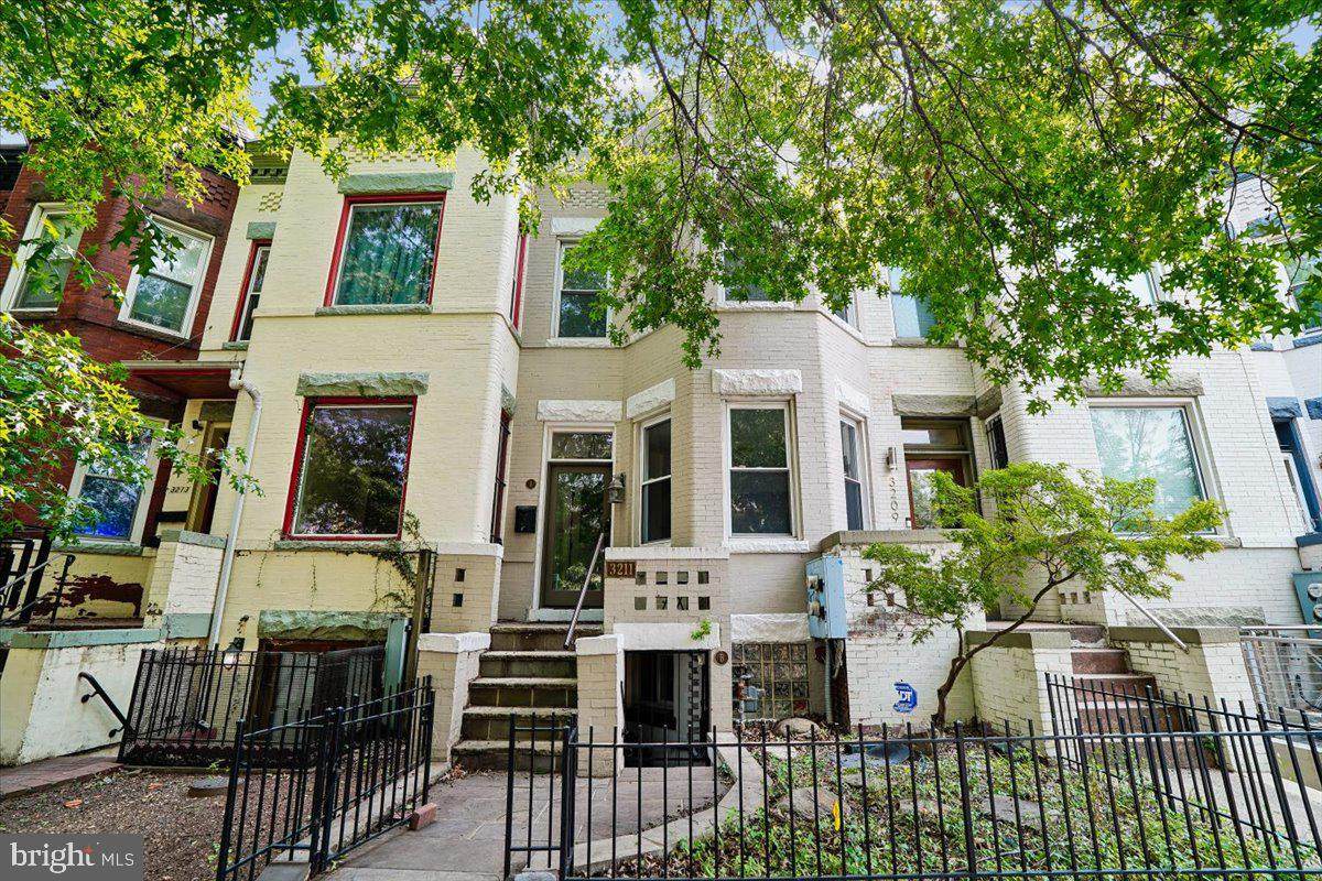 3211 11TH Street - Photo 1