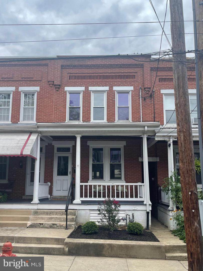 632 Pine Street - Photo 1