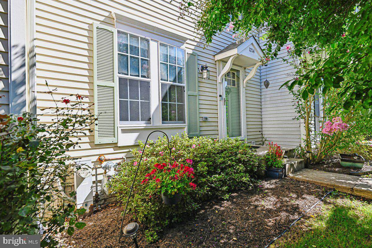 1214 Seminole Drive - Photo 1