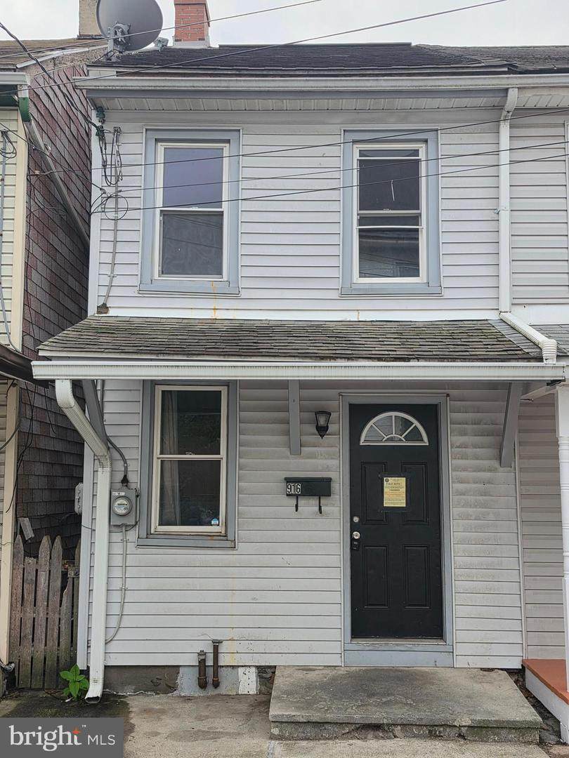 916 Elizabeth Street - Photo 1