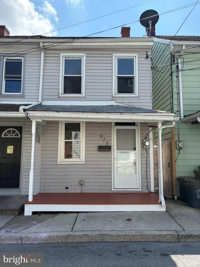 918 Elizabeth Street - Photo 1