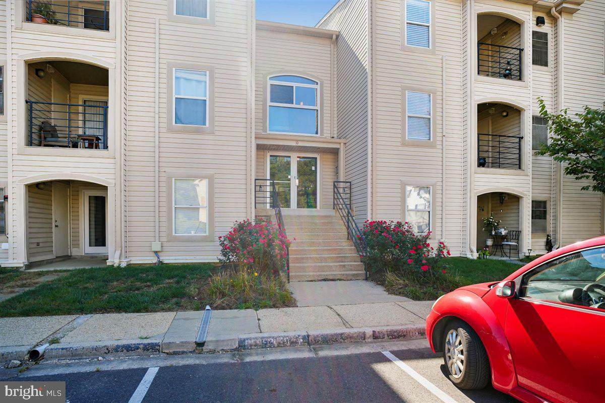 10 Hearthstone Court - Photo 1
