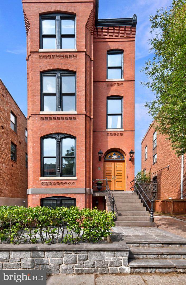 1534 15TH Street - Photo 1