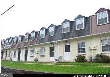 1713 Village Green - Photo 1