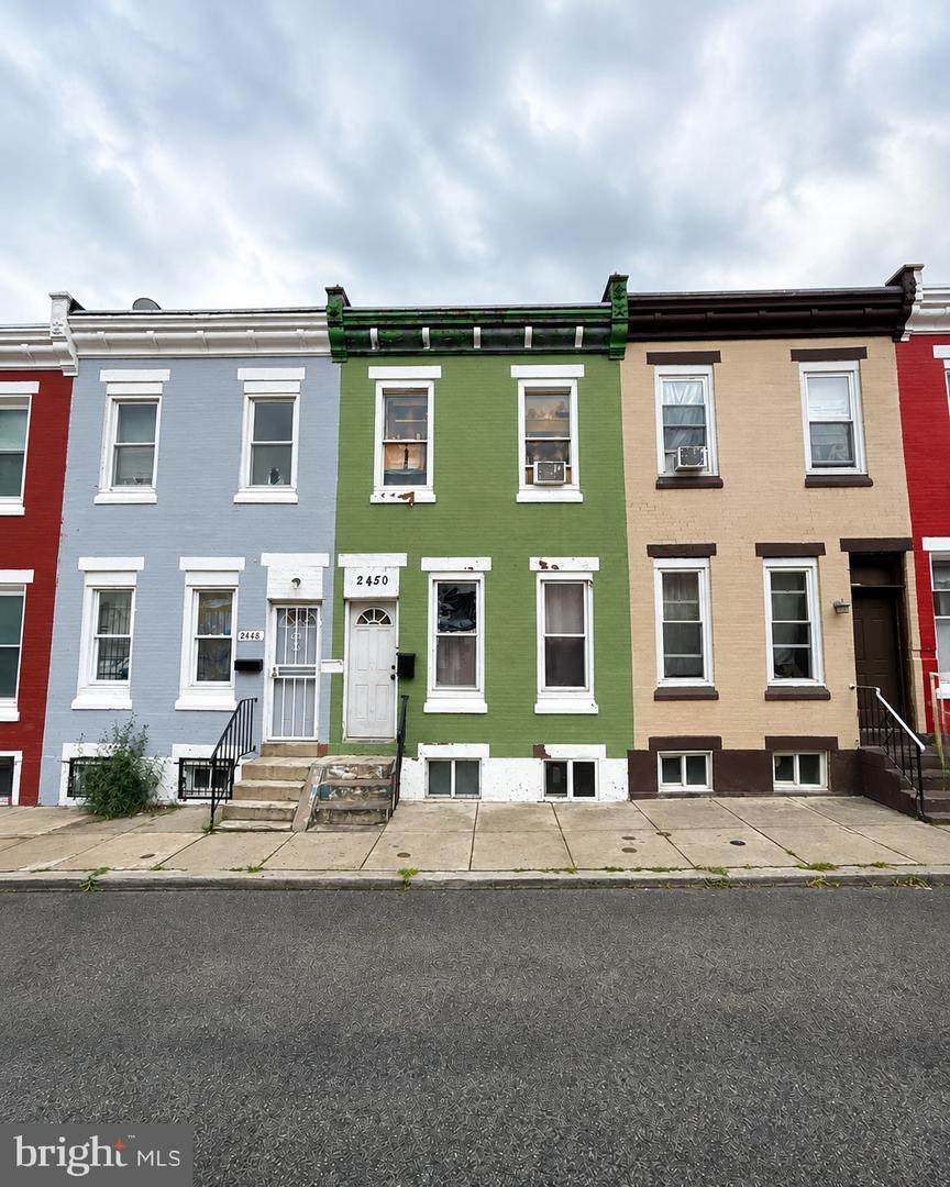2450 Chadwick Street - Photo 1