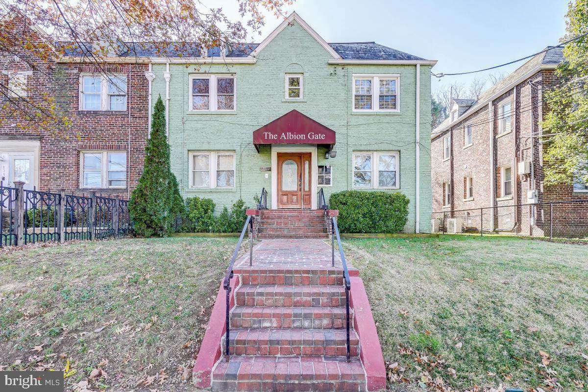240 Hamilton Street - Photo 1