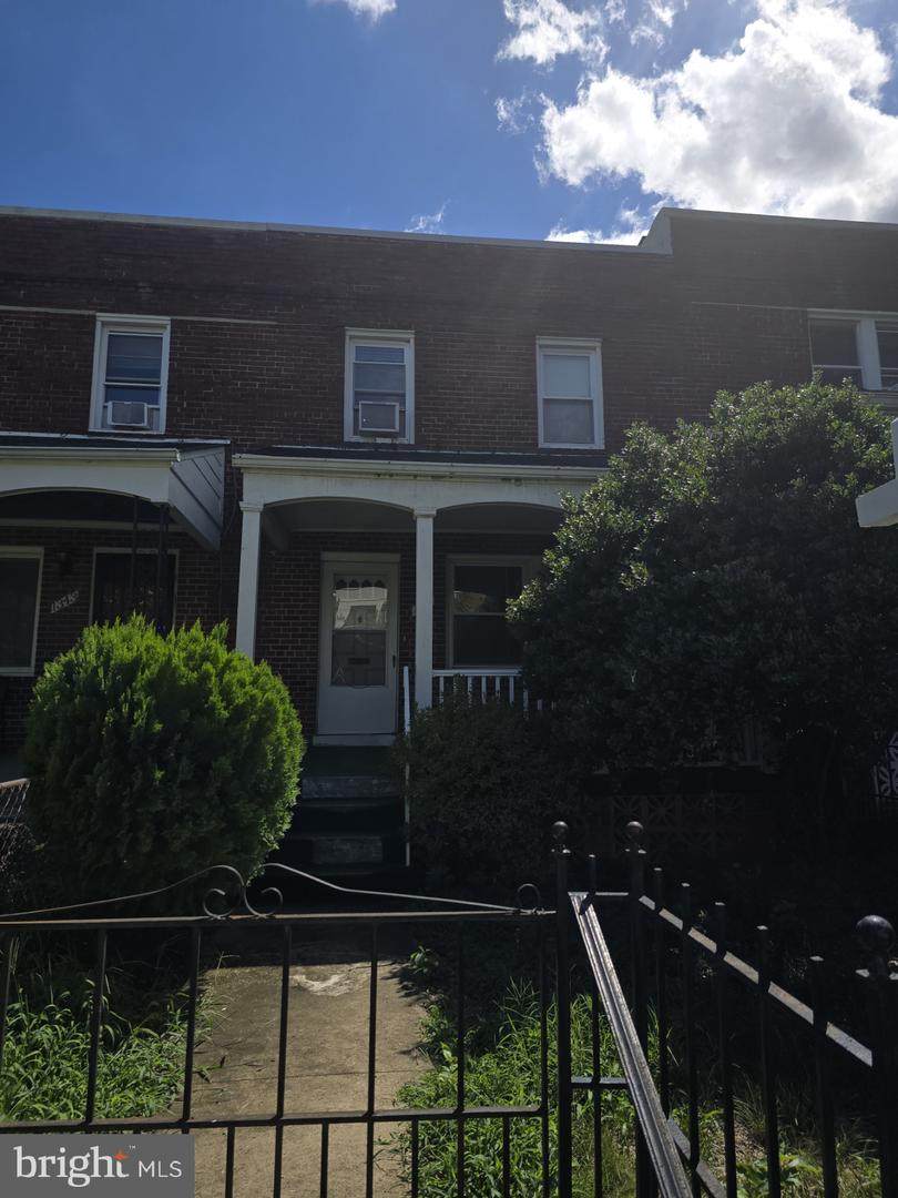1341 Queen Street - Photo 1