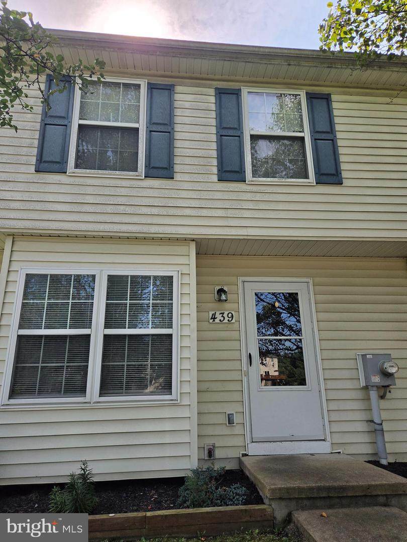 439 Ridgefield Avenue - Photo 1