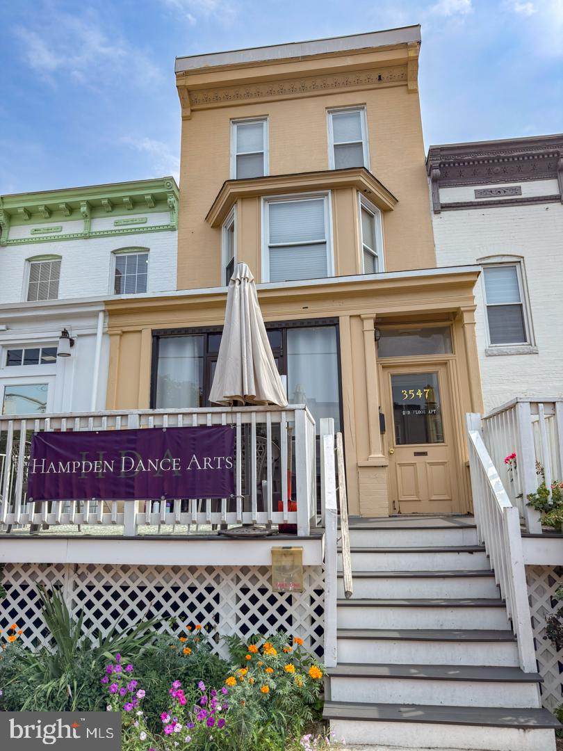 3547 Chestnut Avenue - Photo 1