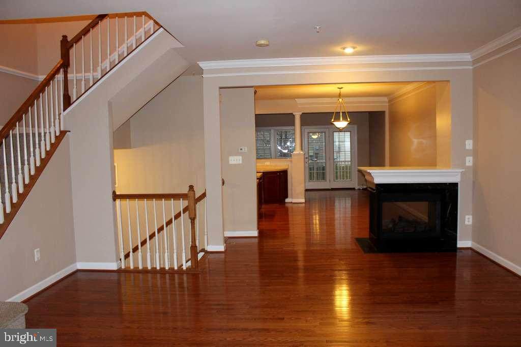 https://bt-photos.global.ssl.fastly.net/brightmls/orig_boomver_1_805318563600-2.jpg