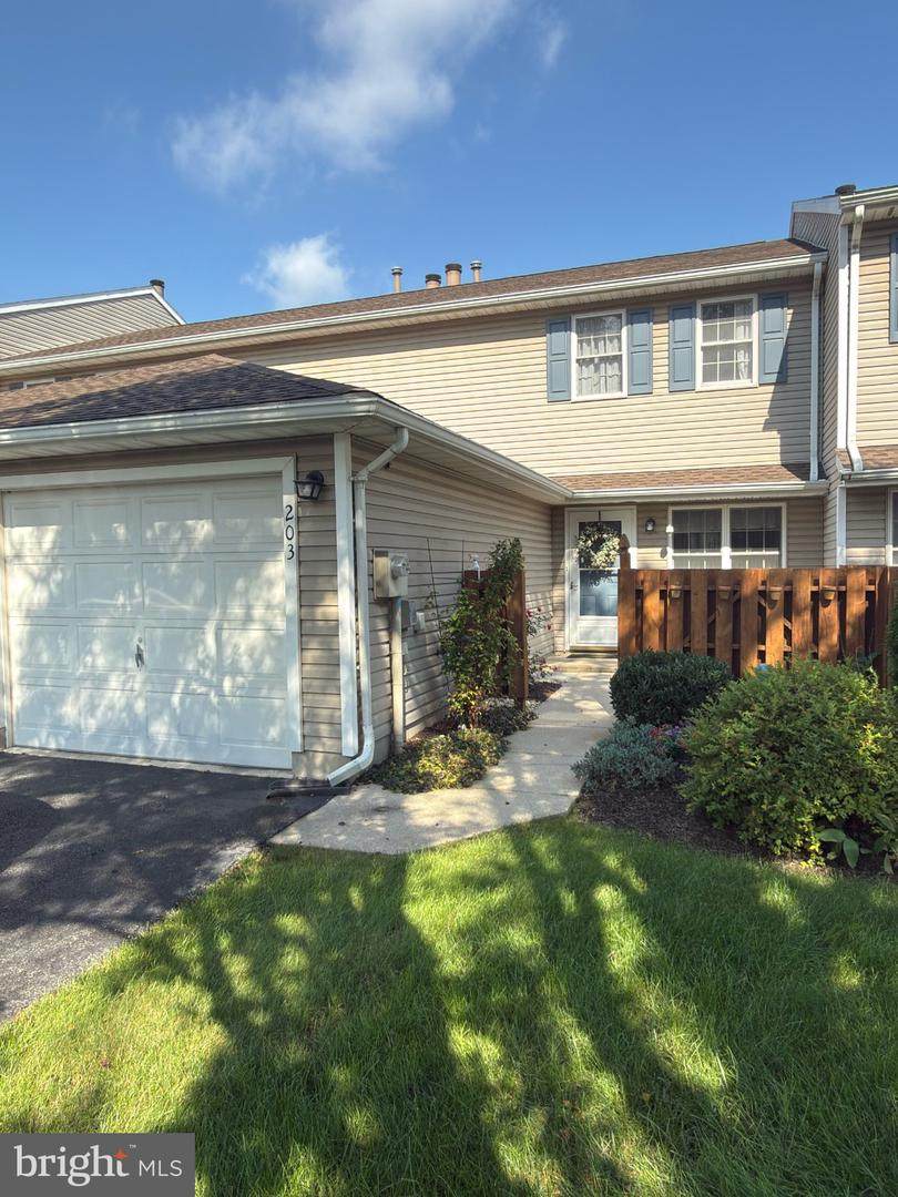 203 Pine Court - Photo 1