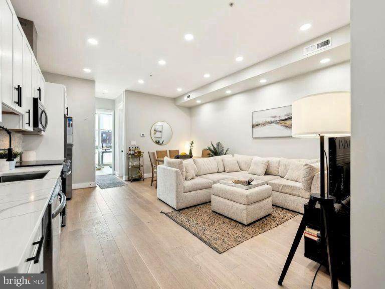 2213 M Street - Photo 1