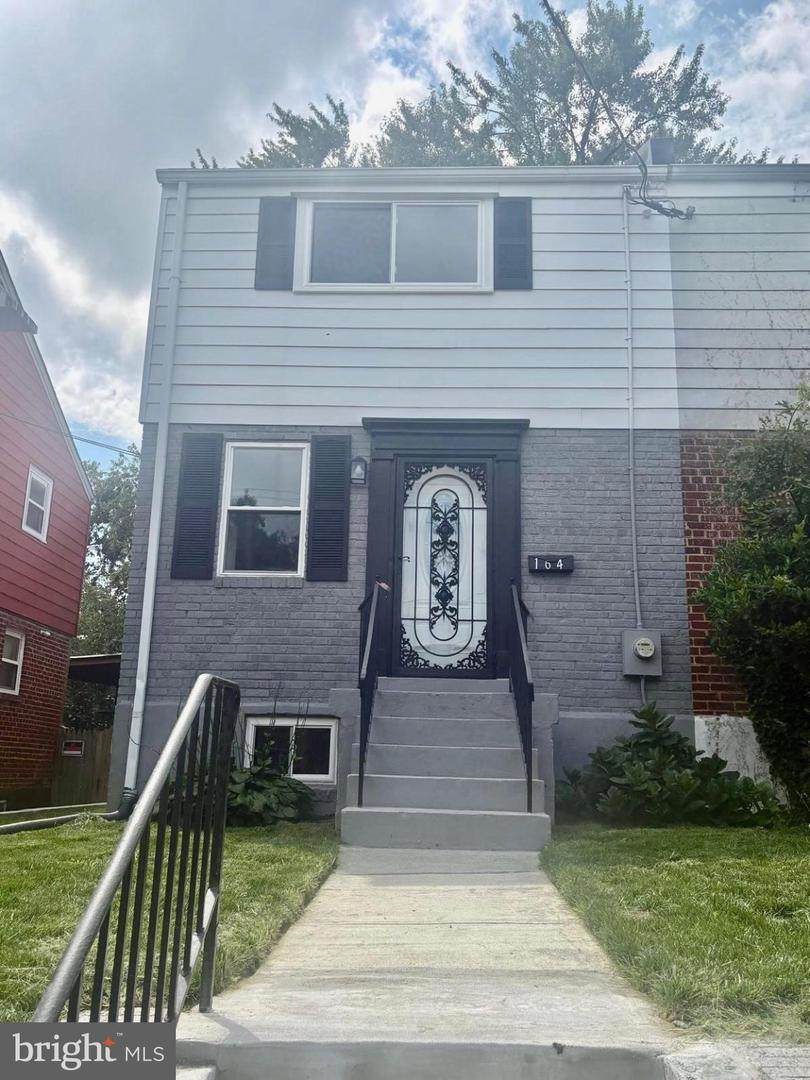 164 Elmira Street - Photo 1