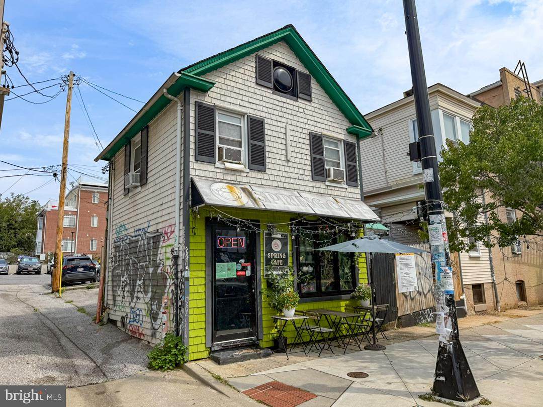 900 36TH Street - Photo 1
