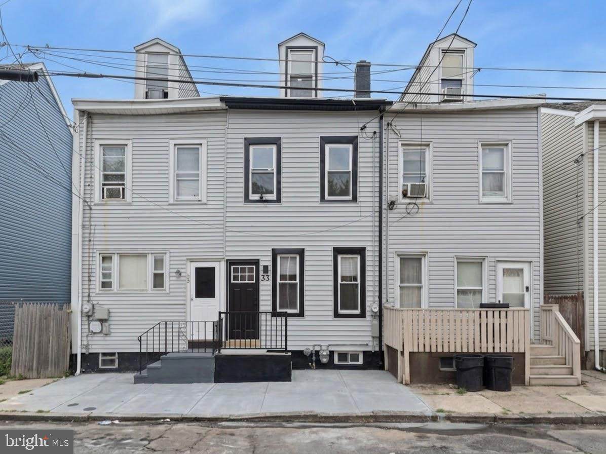 33 Poplar Street - Photo 1