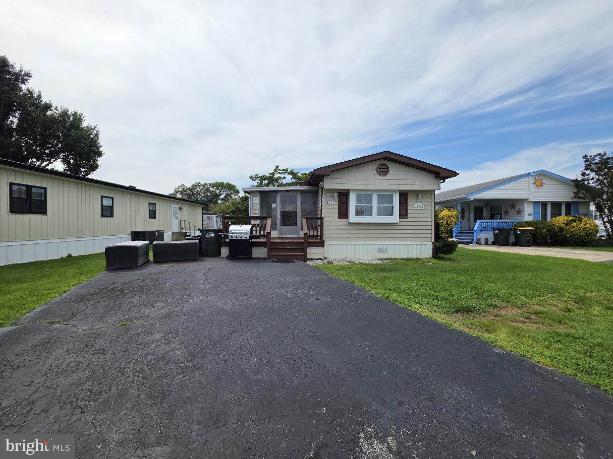 21746 E Street - Photo 1