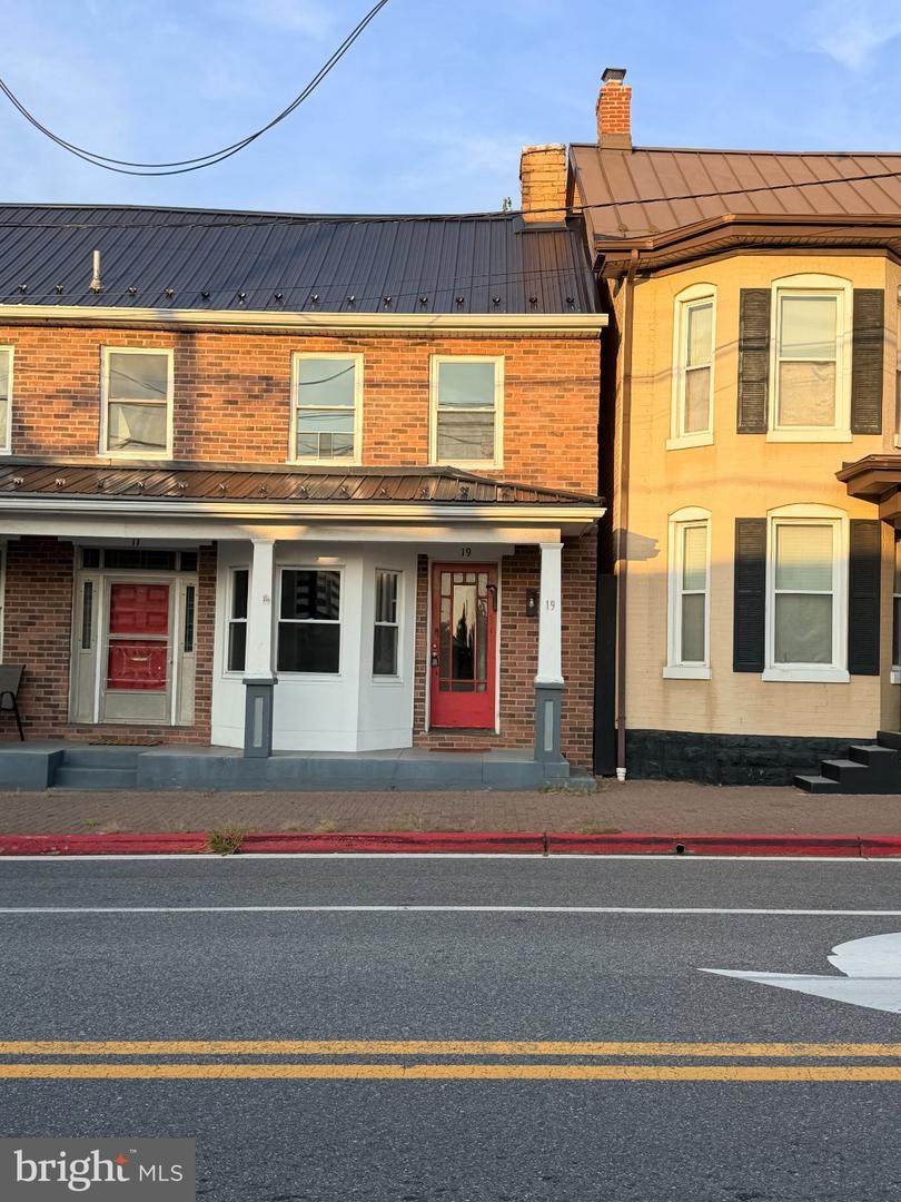 19 Main - Photo 1