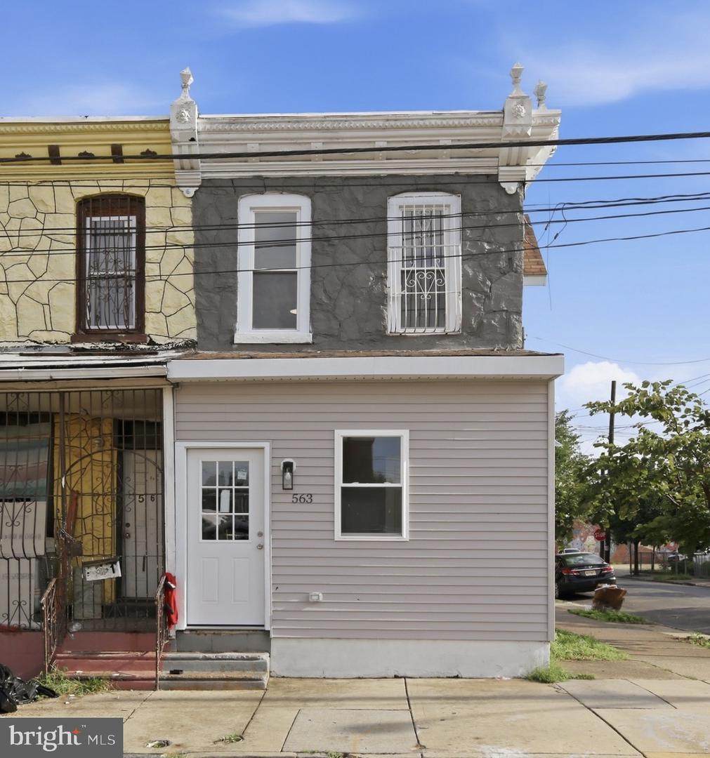 563 Bailey Street - Photo 1