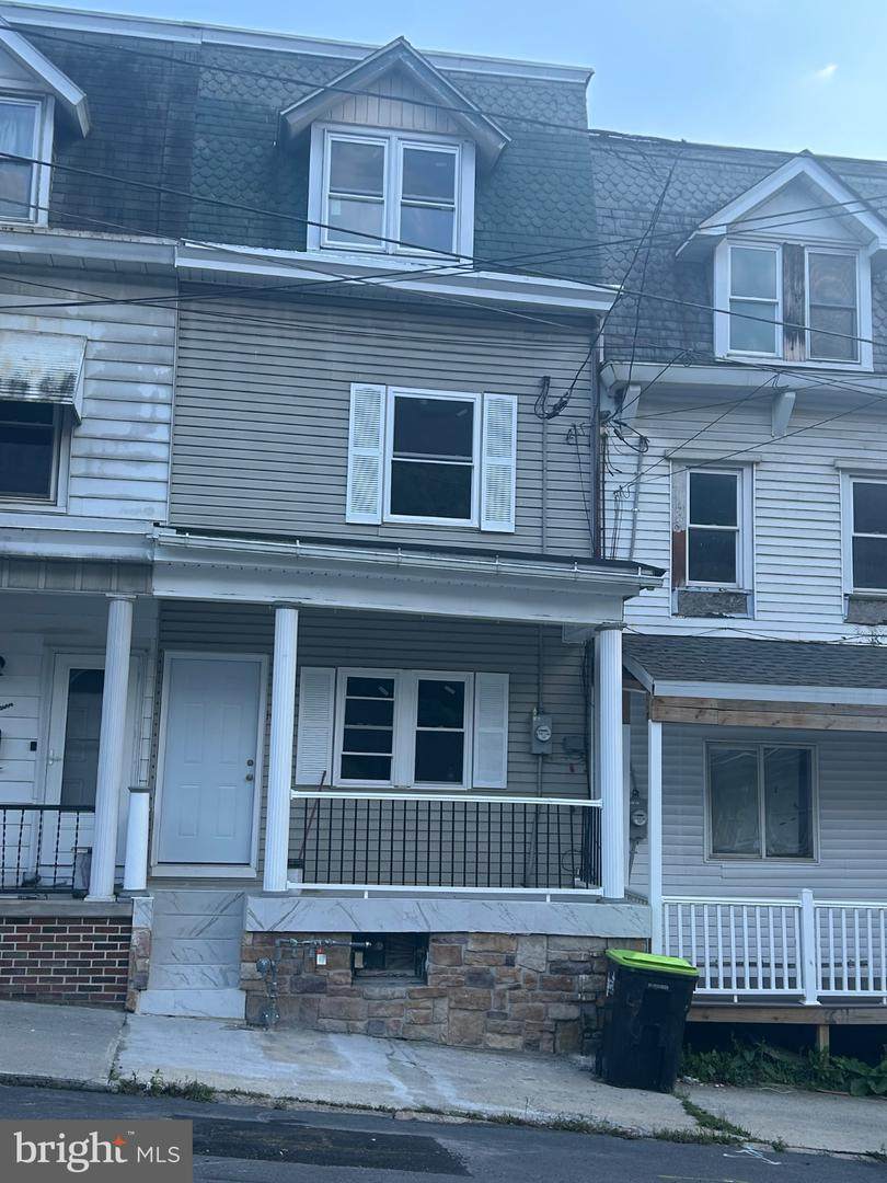 1017 Laurel Boulevard - Photo 1