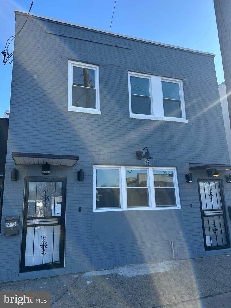 539 Perry Street - Photo 1