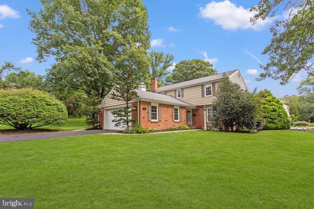 1545 Valley Road - Photo 1
