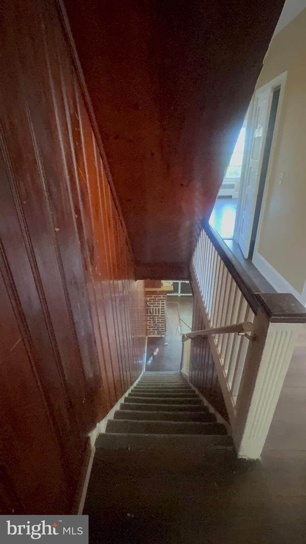 https://bt-photos.global.ssl.fastly.net/brightmls/orig_boomver_1_805378997816-2.jpg