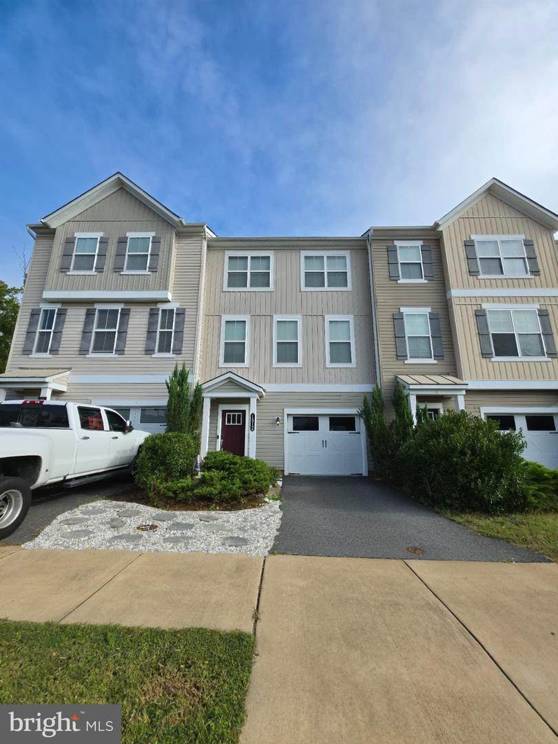 1512 Hudgins Farm Circle - Photo 1