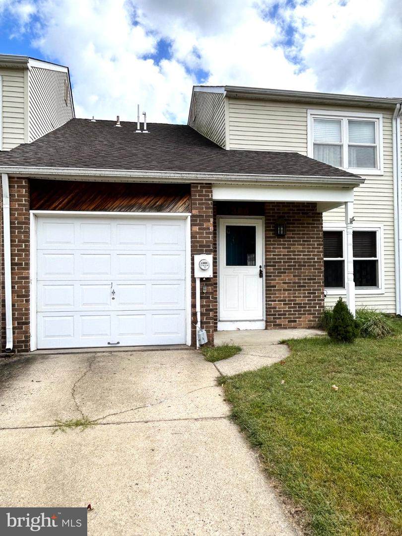 306 Foxwood Lane - Photo 1