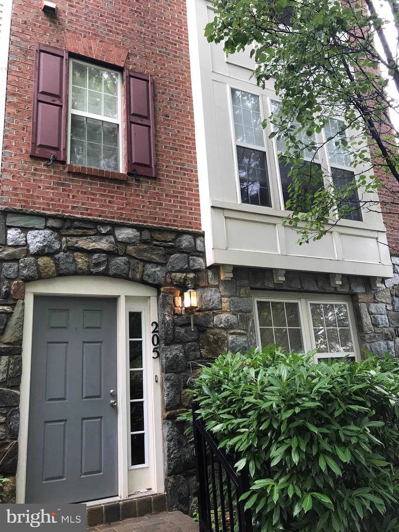 205 Garden View Way - Photo 1