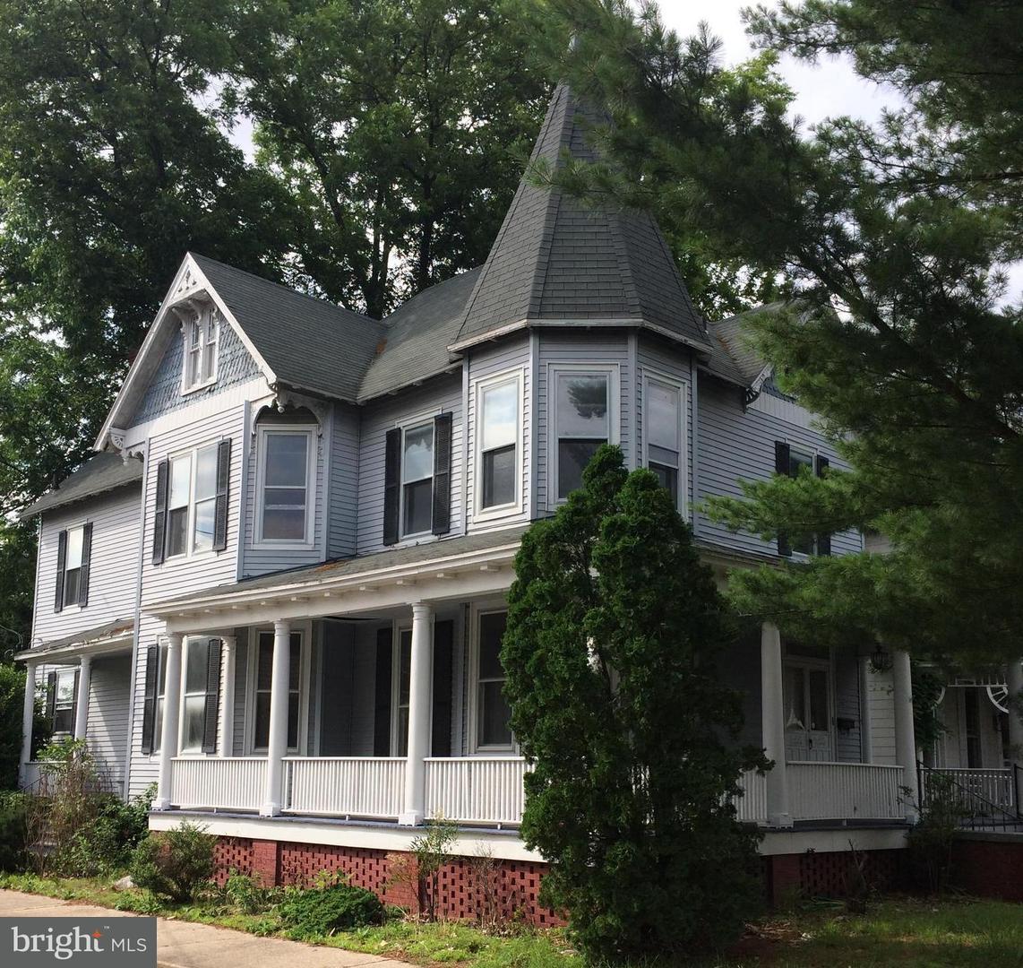 300 Division Street - Photo 1
