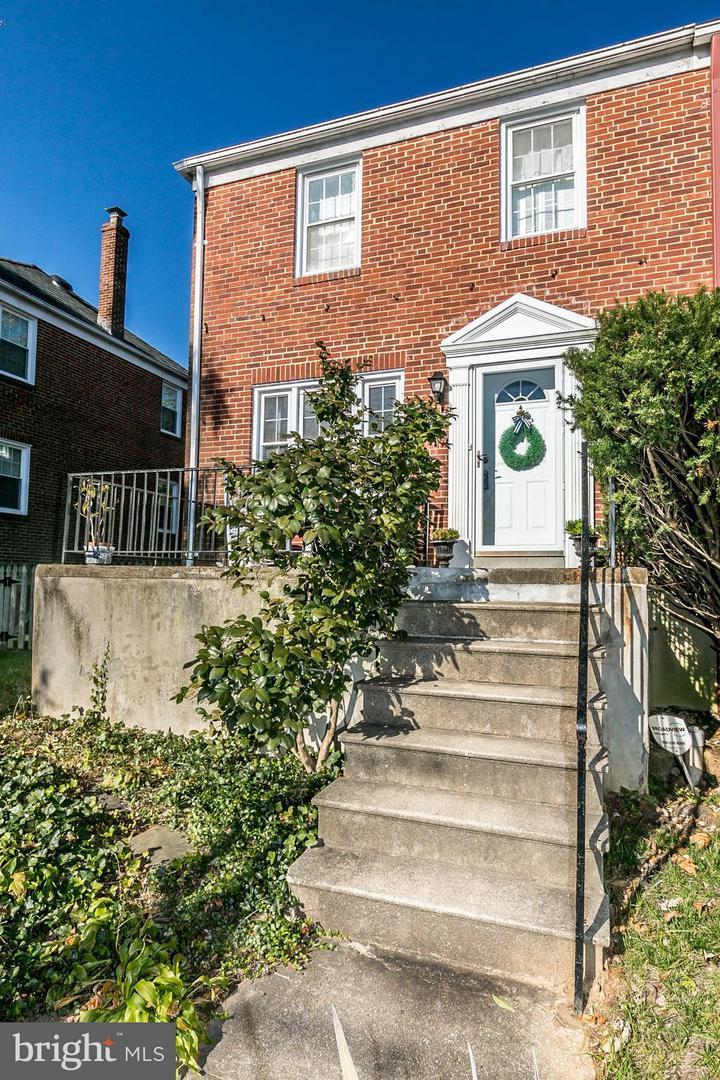 152 Dumbarton Road - Photo 1