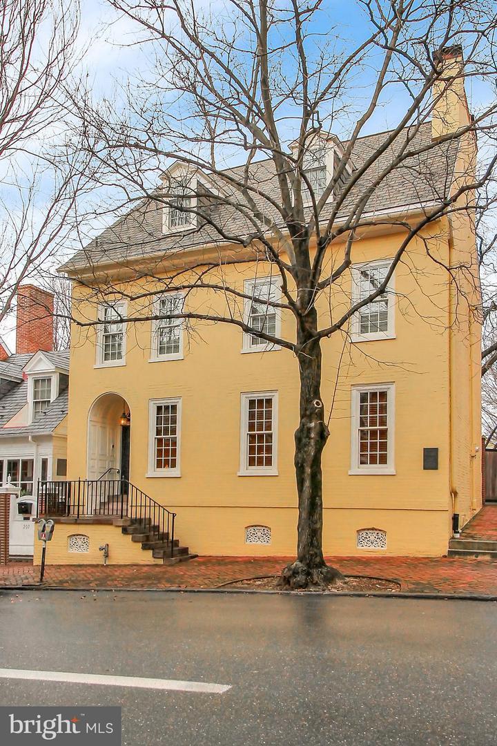 215 Orange Street - Photo 1