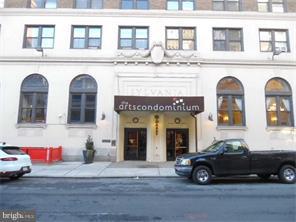 1324 Locust Street - Photo 1