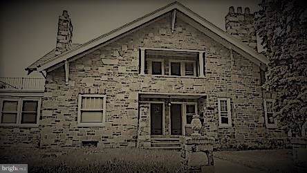 279 Springettsbury Road - Photo 1