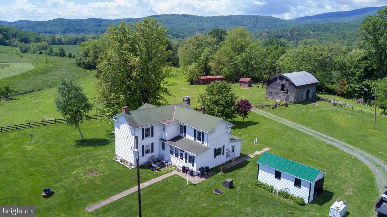 815 Foothills Rd - Photo 1
