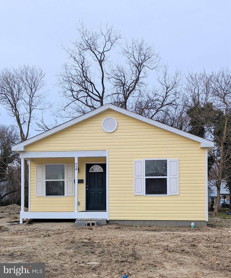 716 Poplar Street - Photo 1