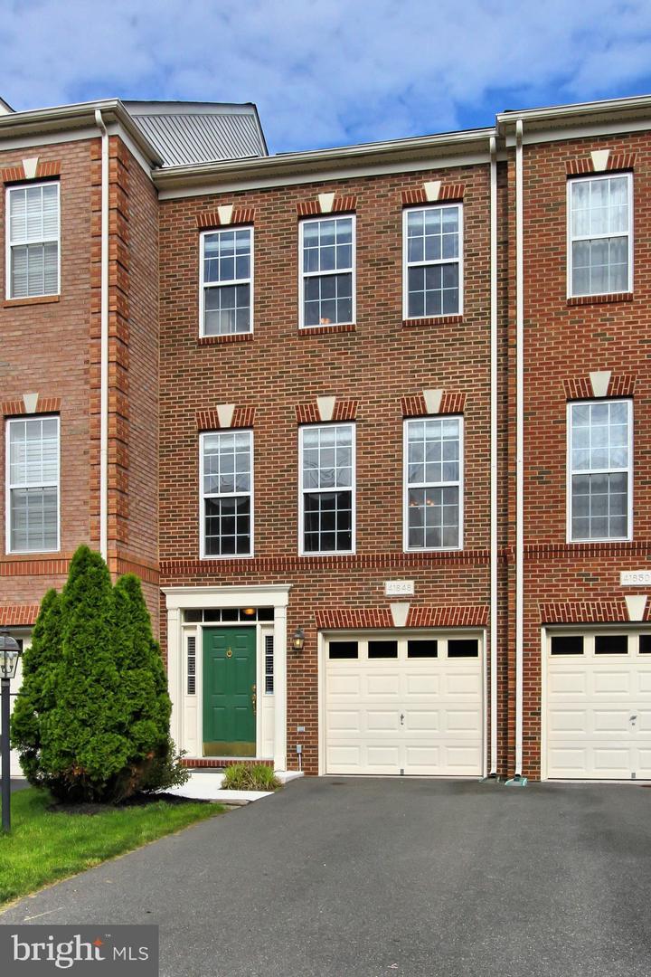 41848 Cinnabar Square - Photo 1