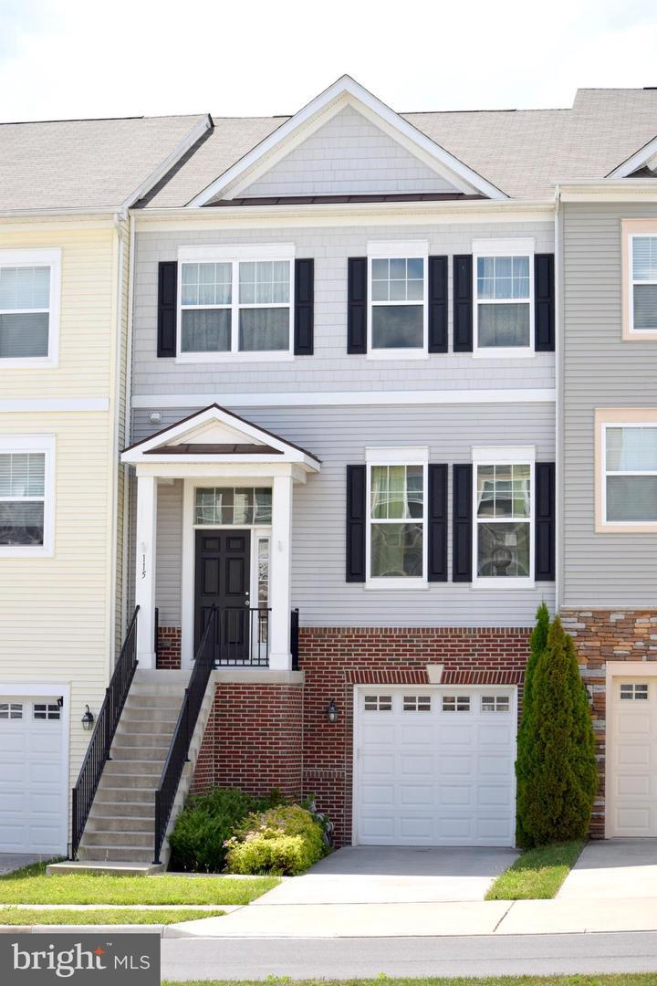 115 Kingsley Drive - Photo 1