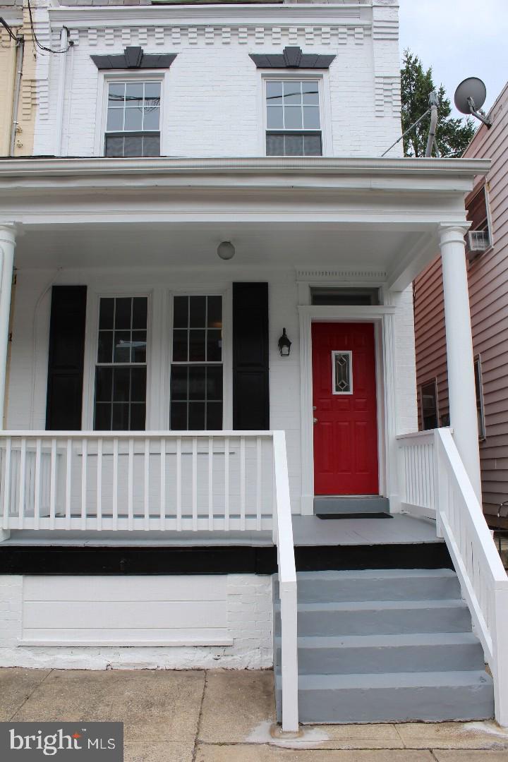 638 Chestnut Street - Photo 1
