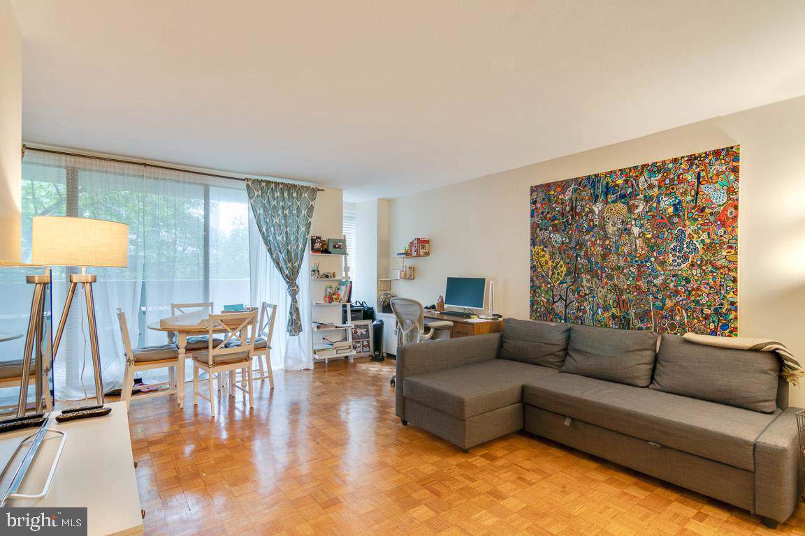 224-30 Rittenhouse Square - Photo 1