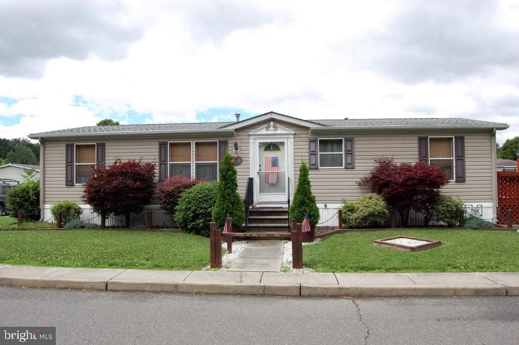 174 Robin Drive - Photo 1